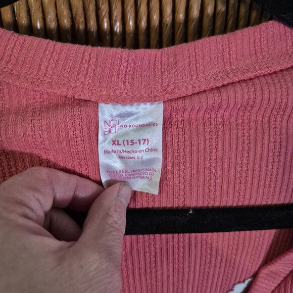 Lace button front top. - Picture 2 of 2